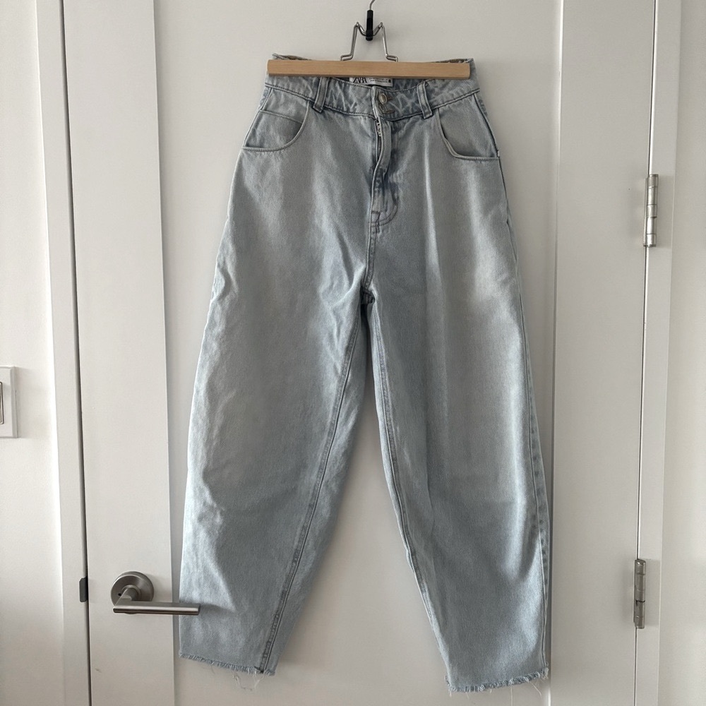 Zara Light Blue Barrel Jeans Size 2